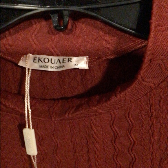 Ekouaer women's long-sleeve mock-neck sweater dress in red and textured size M - Picture 3 of 3